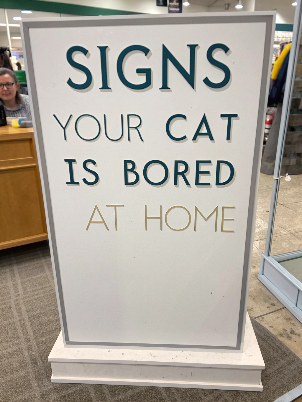signs your cat is bored at home